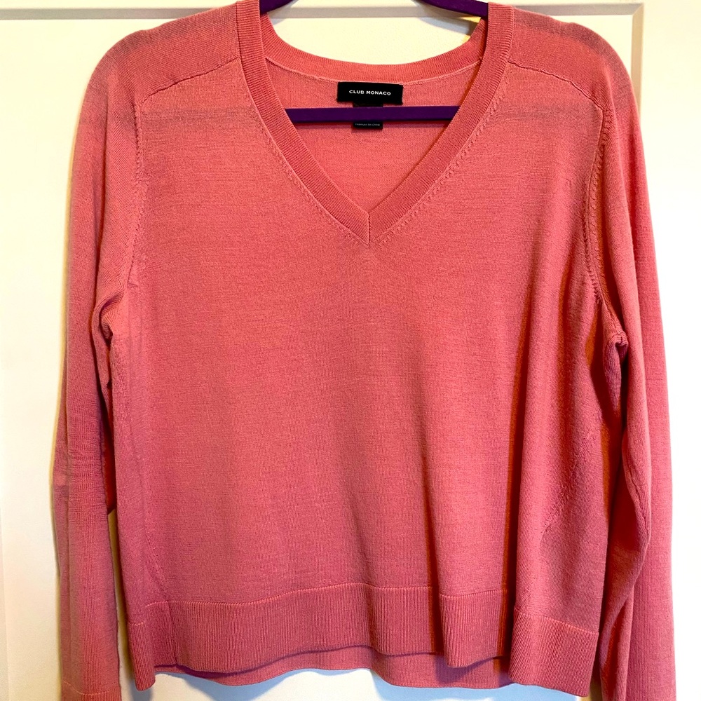 Pink Club Monaco light weight sweater. In good condition!